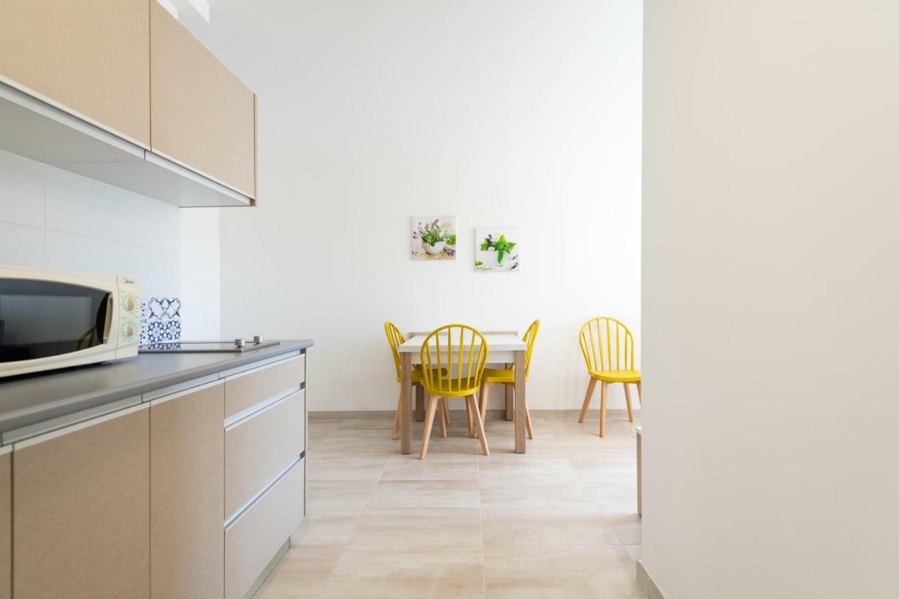 2 Min Walk To - Private Terrace - Some With Sea Views Apartamento *