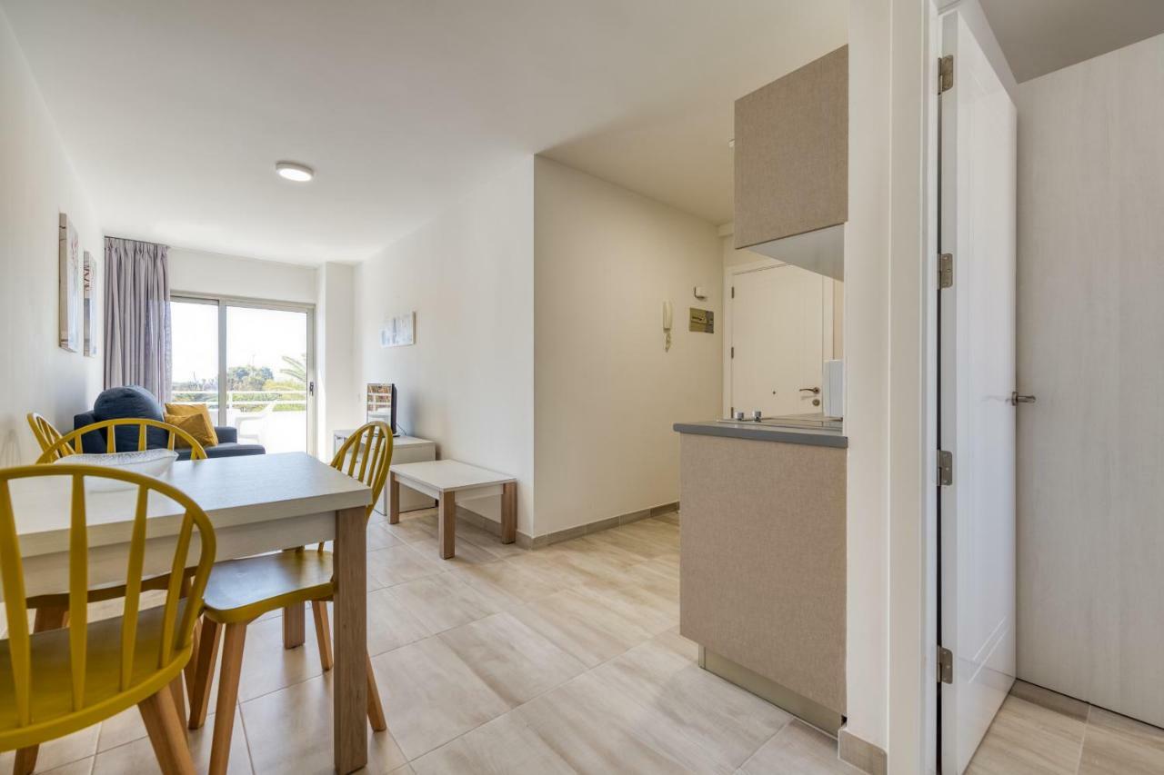 2 Min Walk To - Private Terrace - Some With Sea Views La Playa de Arguineguin