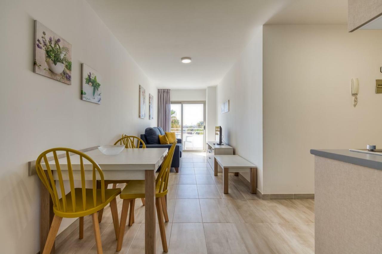 2 Min Walk To - Private Terrace - Some With Sea Views Apartamento La Playa de Arguineguín