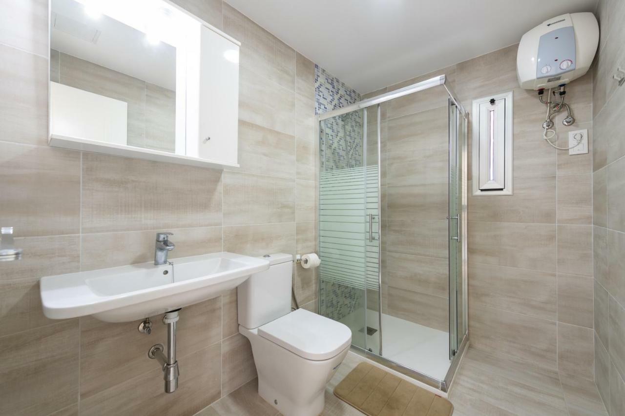 Appartement 2 Min Walk To - Private Terrace - Some With Sea Views